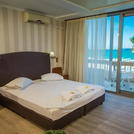 Theo 3* ريثيمنو