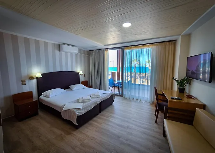 Theo 3* Rethymno (Crete)