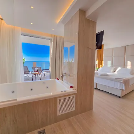 Apart-hotel Theo 3*