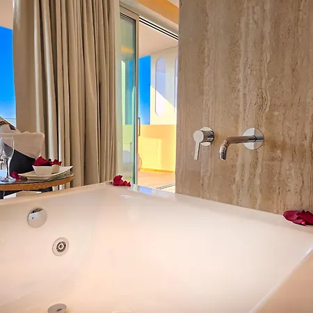 Theo Apart-hotel 3*